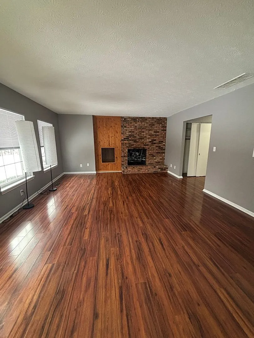 6970 Carriage Hill Dr — Photo 4