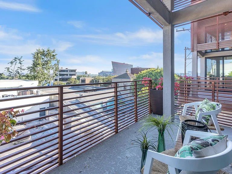 916 Westbourne Dr #203 — Photo 35