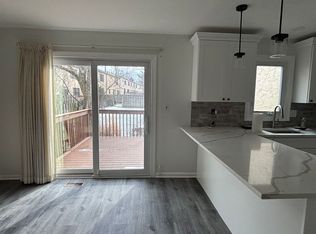 21 Teaberry Dr, Edison, NJ 08820