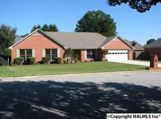 1210 Cedarwood Dr SW, Decatur, AL 35603