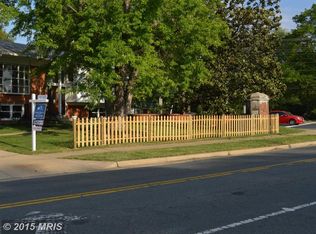 6323 Thomas Dr, Springfield, VA 22150