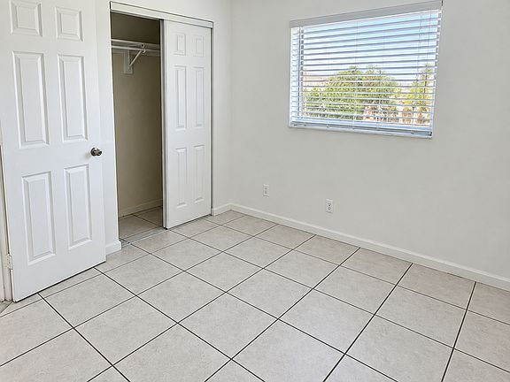 5th image of 6034 SW 37th St #10