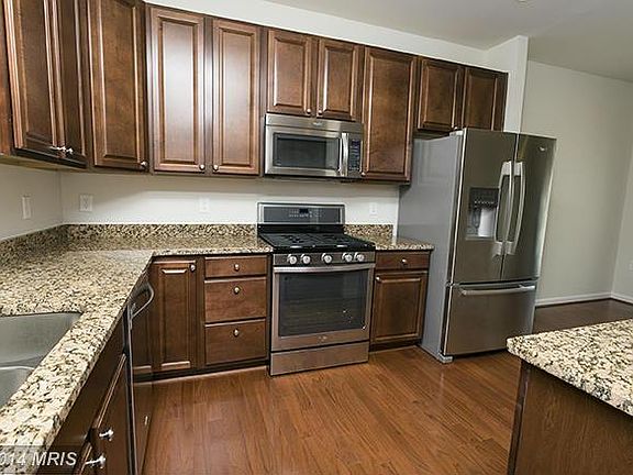 2nd image of 55 Denison St
