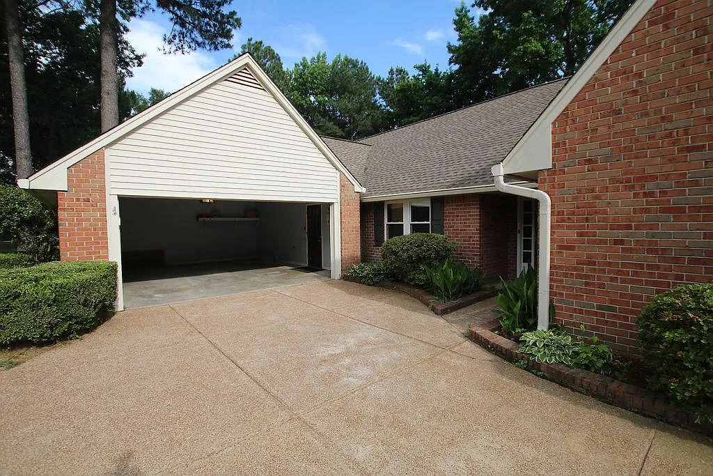 Building Photo - 7853 Cloverbrook Ln