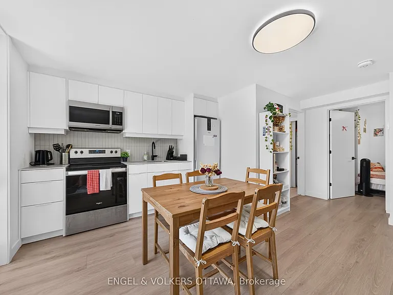 117 Carruthers Ave #D — Photo 6