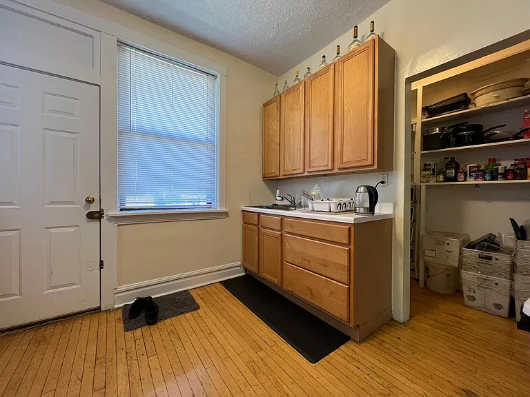 6529 N Lakewood Ave #3 — Photo 4