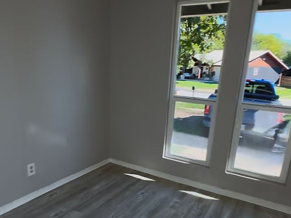 3rd image of 6910 Carwill Dr