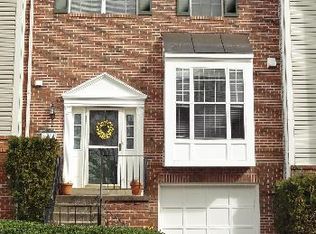 6814 Kerrywood Cir, Centreville, VA 20121