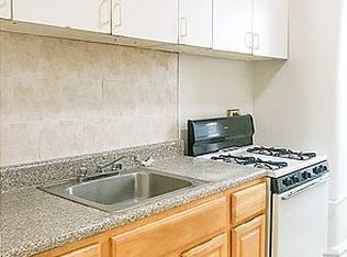 141 E 54th St #3A, Brooklyn, NY 11203