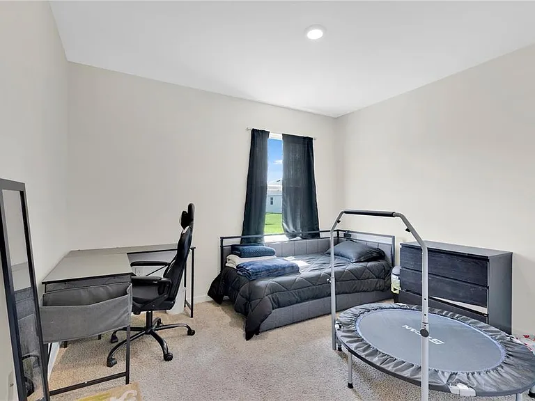 831 Turner Ln — Photo 15
