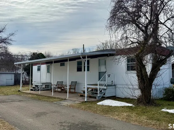 17 Montauk Road, East Hartford, CT 06118