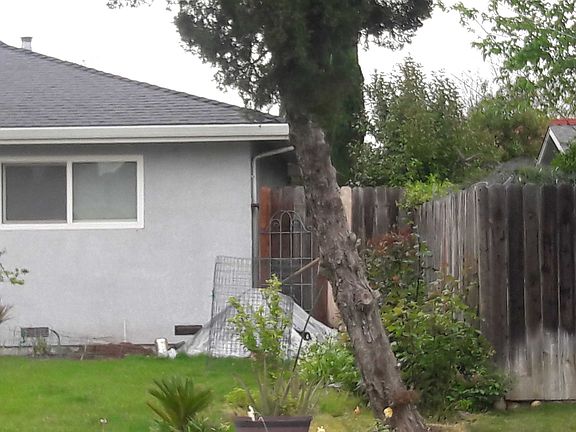 4th image of 2217 Foust St