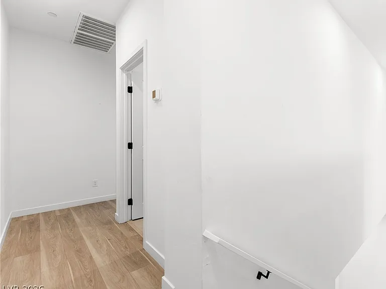 680 Echelon St — Photo 33