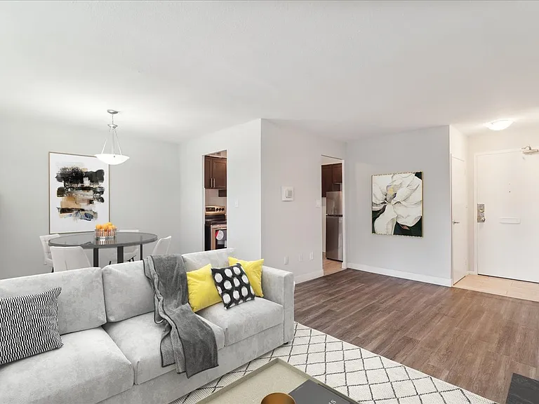 370 McCowan Rd — Photo 7