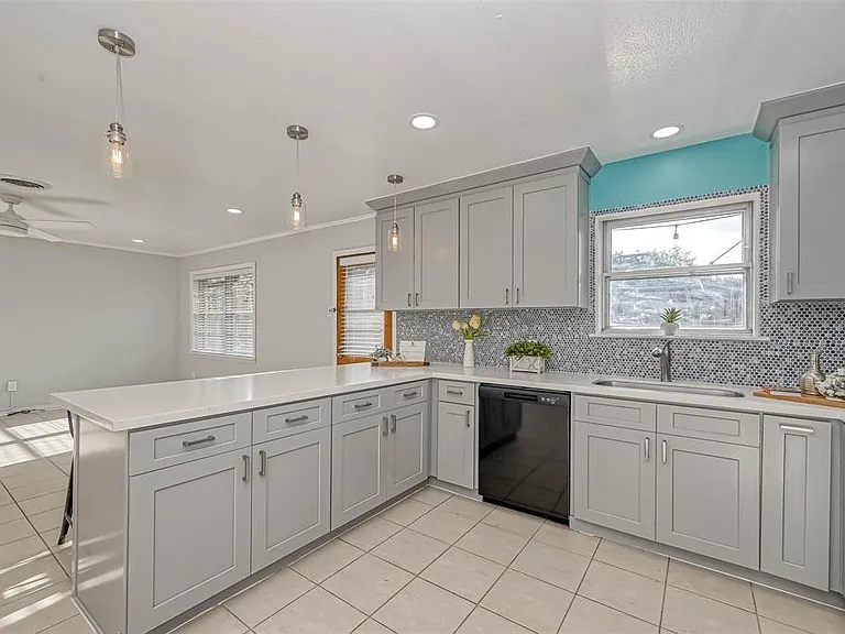 9139 Western Dr — Photo 5