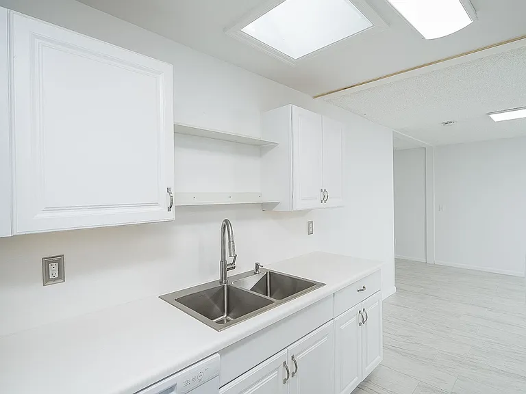 494 Romano St — Photo 29