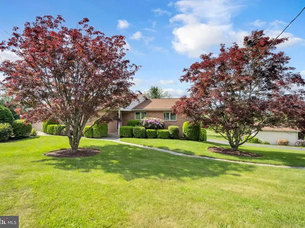 17 W Foothills Dr, Drums, PA 18222