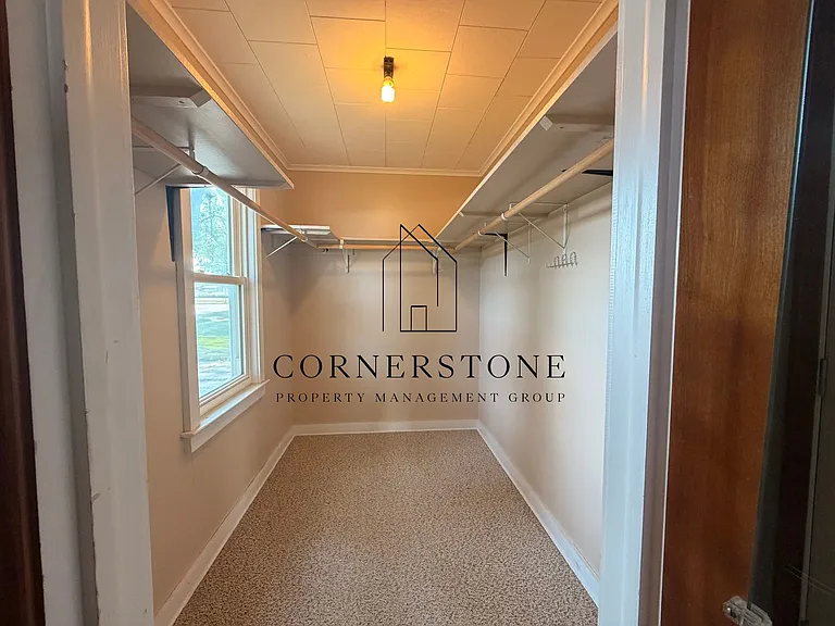 112 E Court St — Photo 3