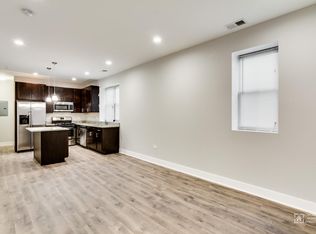 2025 W Jarvis Ave, Chicago, IL 60645