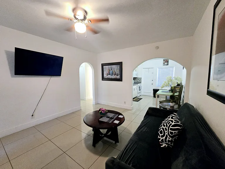 2305 Monroe St #1 — Photo 2