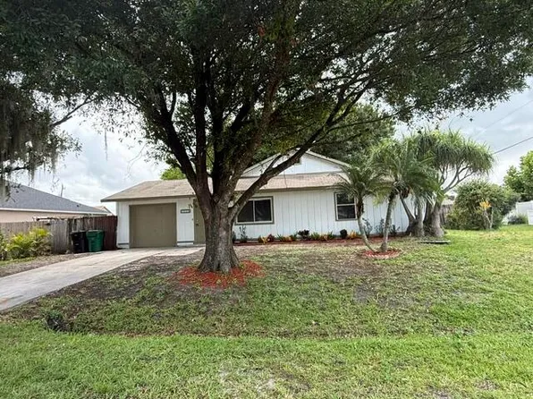 2008 SW Hampshire Lane, Port St Lucie, FL 34953