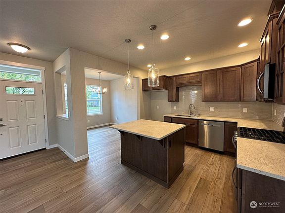 5th image of 3325 63rd Avenue SW