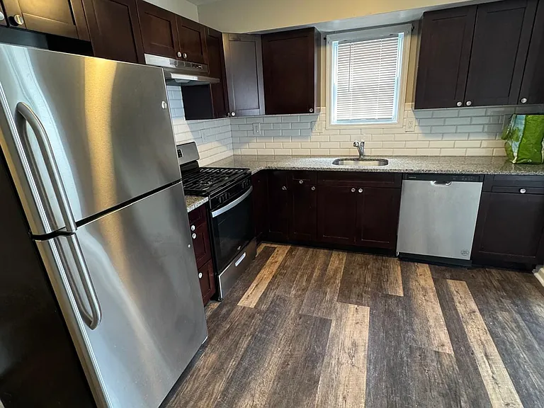 15 Van Houten St #2 — Photo 5