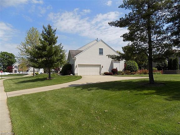 2nd image of 782 Peregrine Pl