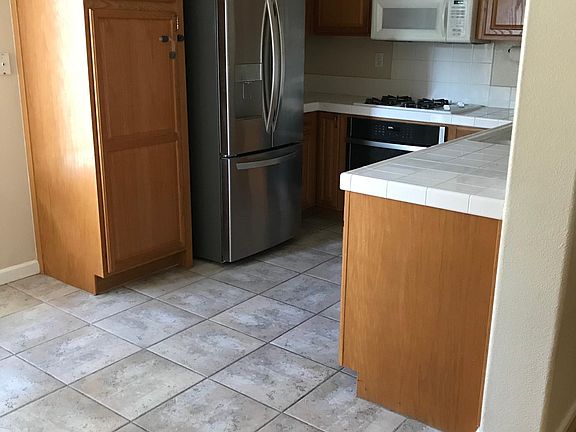 4th image of 954 Costen Ct