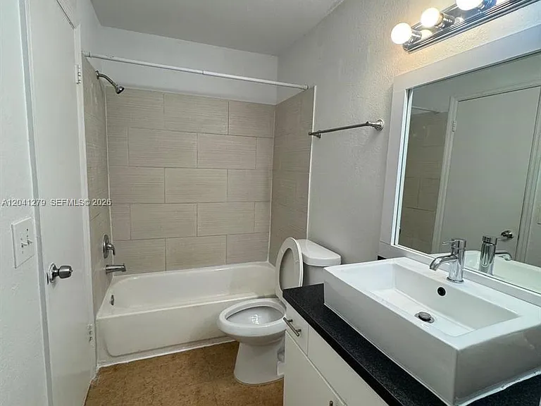3400 Pinewalk Dr N #924 — Photo 5