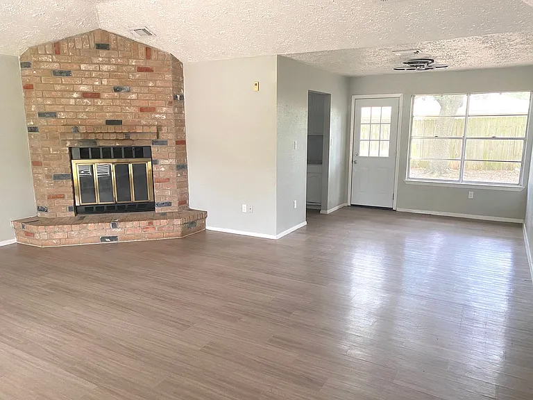 16222 Summer Dew Ln — Photo 4
