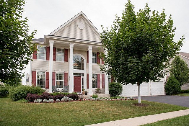 1st image of 480 Sandlewood Ln