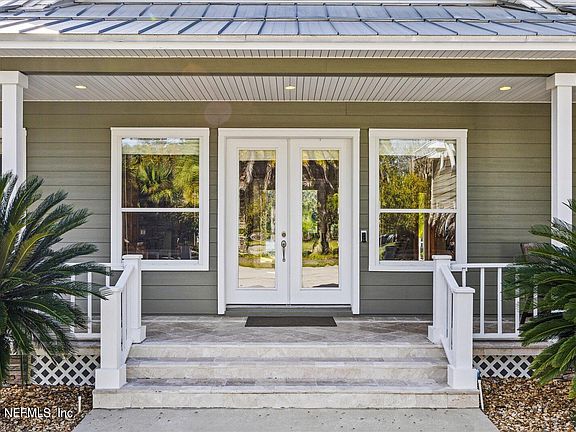 3rd image of 263 N ROSCOE Boulevard