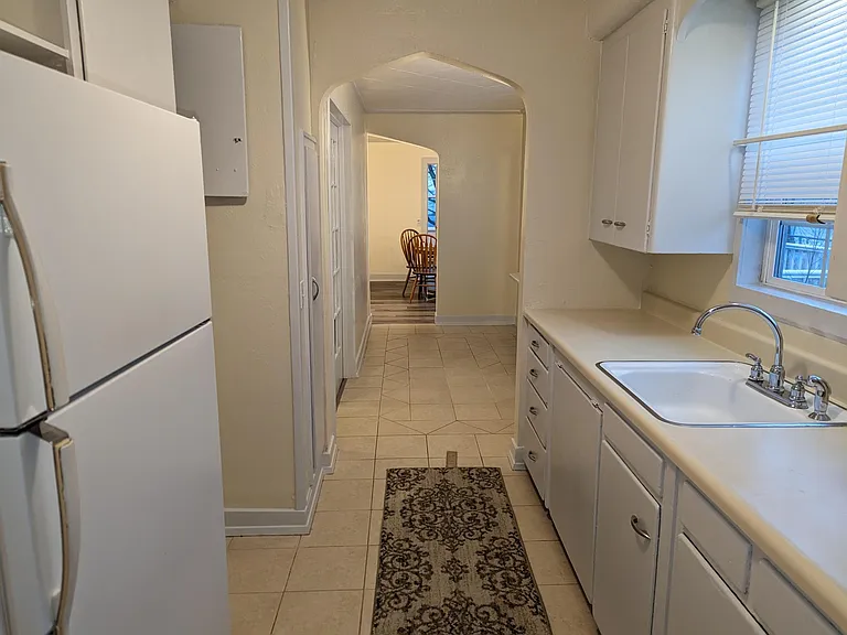 1524 E 1st Ave #2 — Photo 2