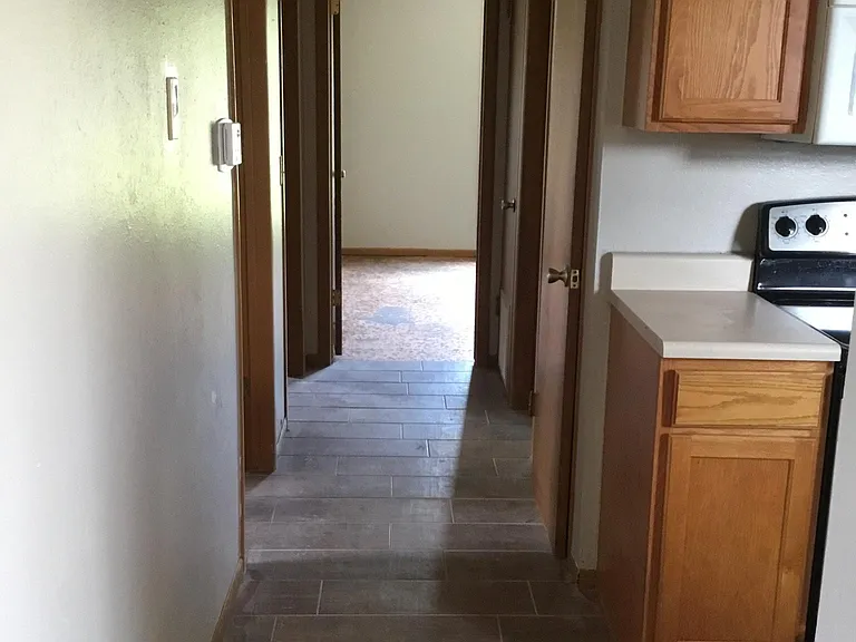 833 SE 14th St — Photo 10