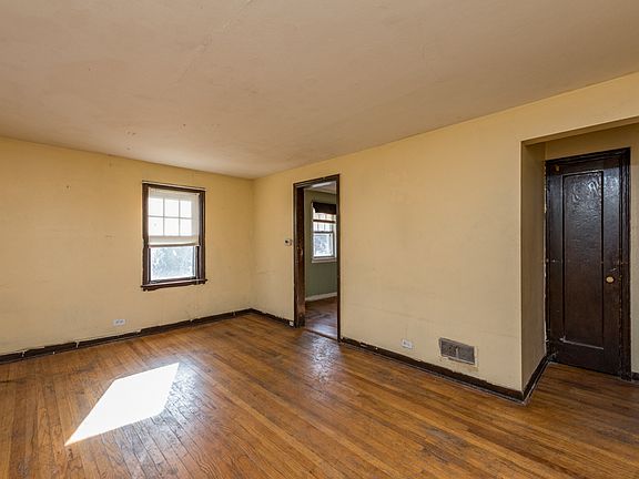 3rd image of 1440 Park Ave