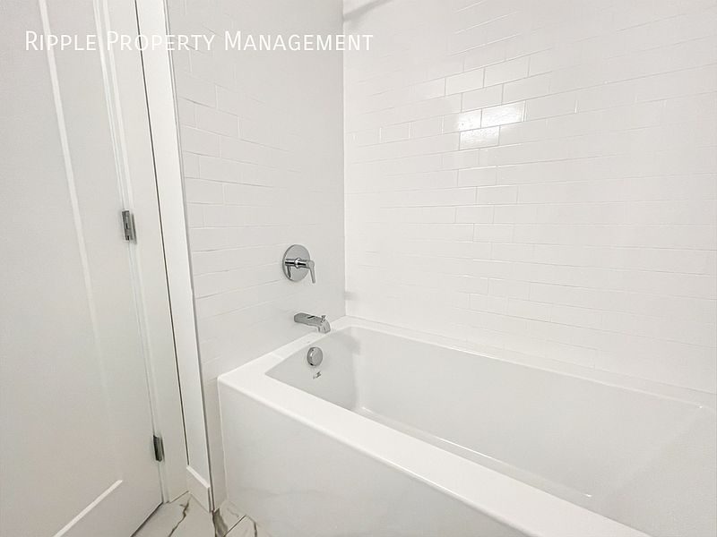 Calgary Townhouse for rent - 3 Bedrooms — photo 17