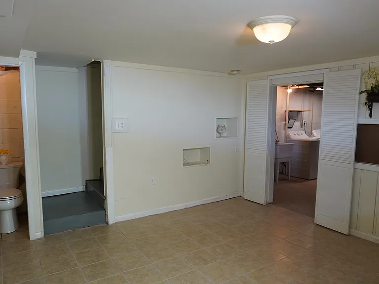 1710 Weston Ave — Photo 18