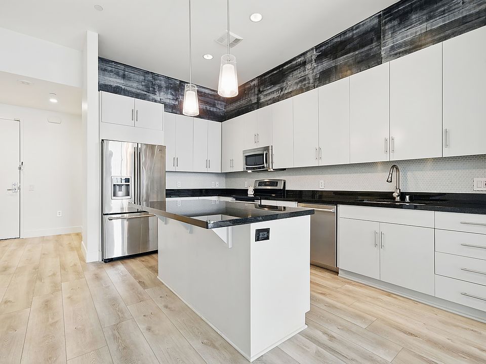 1st image of 3223 W 6th St Unit 406