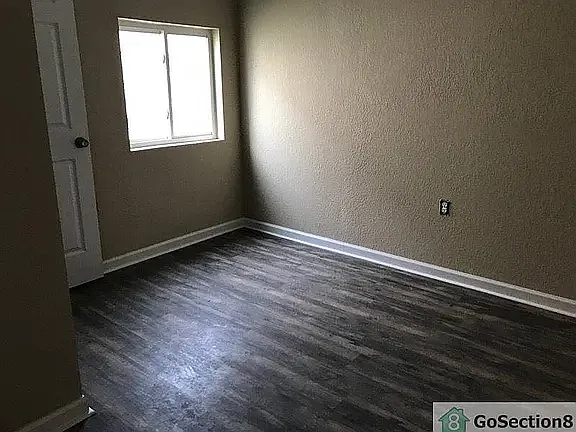 4 bed, 1252 sqft, $1,295 — Photo 4