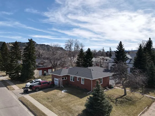 1244 N 5th St, Spearfish, SD 57783