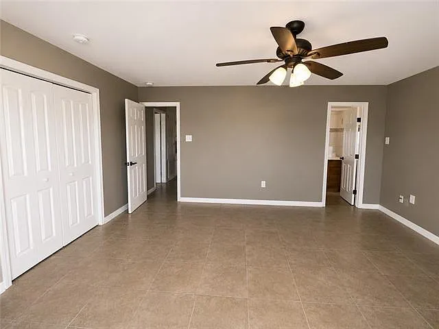 1001 E Saint Avide St — Photo 9