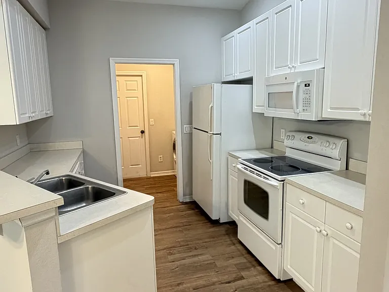 1229 SE 21st Pl — Photo 8
