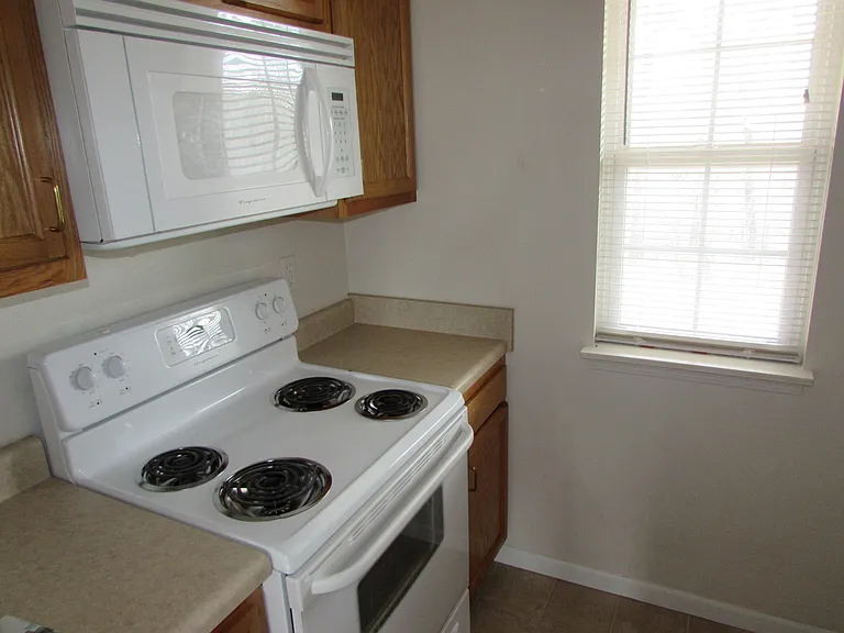 22710 Hanley Ln — Photo 5
