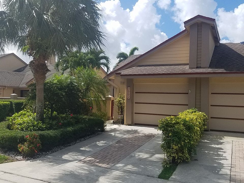 2nd image of 2002 Landings Blvd