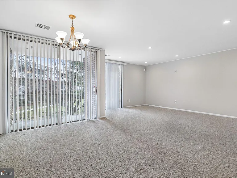 10239 Prince Pl #26-102 — Photo 9
