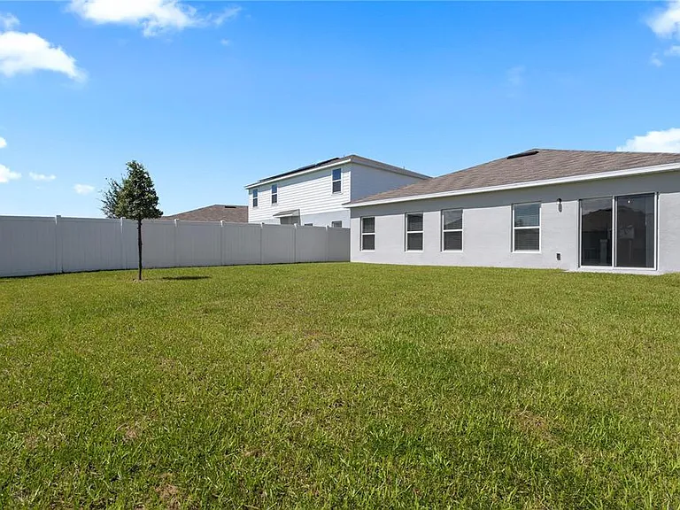 1582 Finnigan Cir — Photo 27