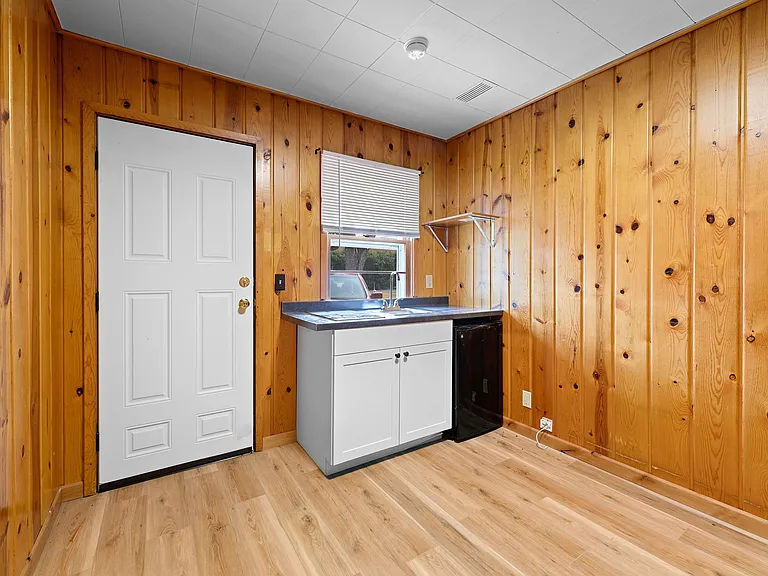 230 N Main St #124 — Photo 3