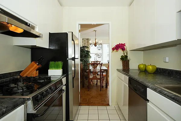 Sold by Corcoran | media 4