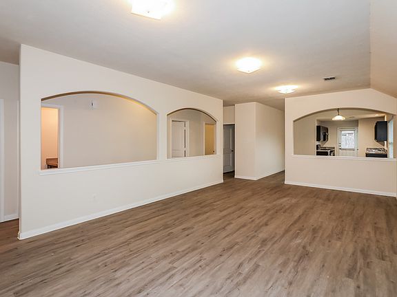 3rd image of 5543 Latta Plantation Dr